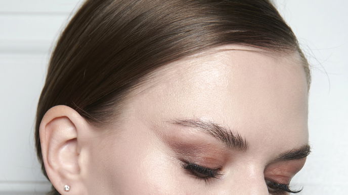 Catrice 2023: Dieses günstige Drogerie-Produkt ist Mascara und Wimpernserum in einem – unter 5 Euro
