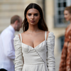 Frisuren 2023: Emily Ratajkowski setzt im Sommer auf diese Haarfarbe