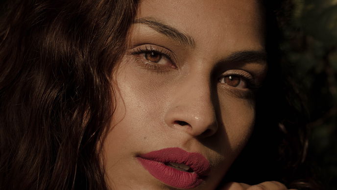 Beauty-Trend 2023: Mit diesem Produkt wird dein Tages- ganz einfach zum Abend-Make-up