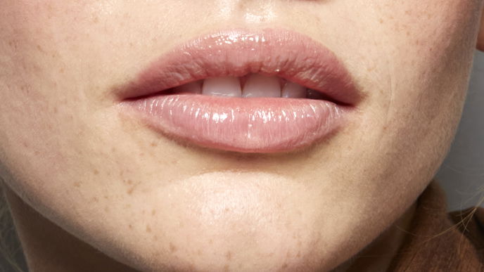 Schmale Lippen? Mit diesem genialen Lipliner-Hack schminkst du sie voller