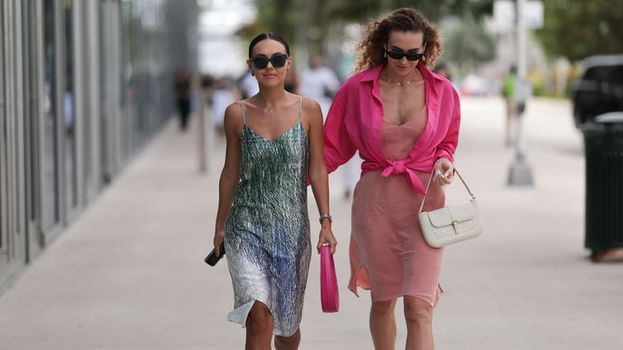 Dieses Sommer-Kleid von H&M für unter 25 Euro ist perfekt für heiße Tage