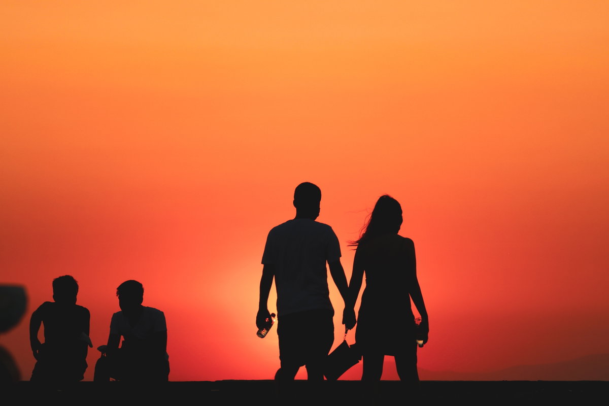 Paar im Sonnenuntergang