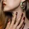 "Aura Nails" sind der perfekte Nagel-Trend für Astrologie-Fans