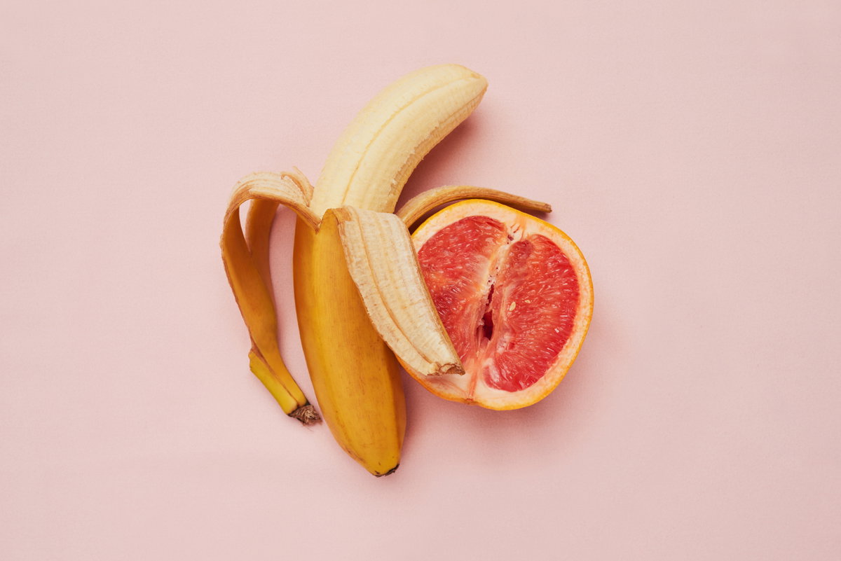 Ein Bild von einer Banane und einer Grapefruit