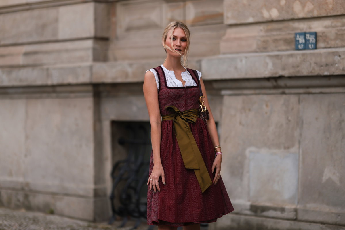 Du planst momentan, ein traditionelles Dirndl zu tragen und suchst noch nach dem perfekten Make-up-Look dafür?