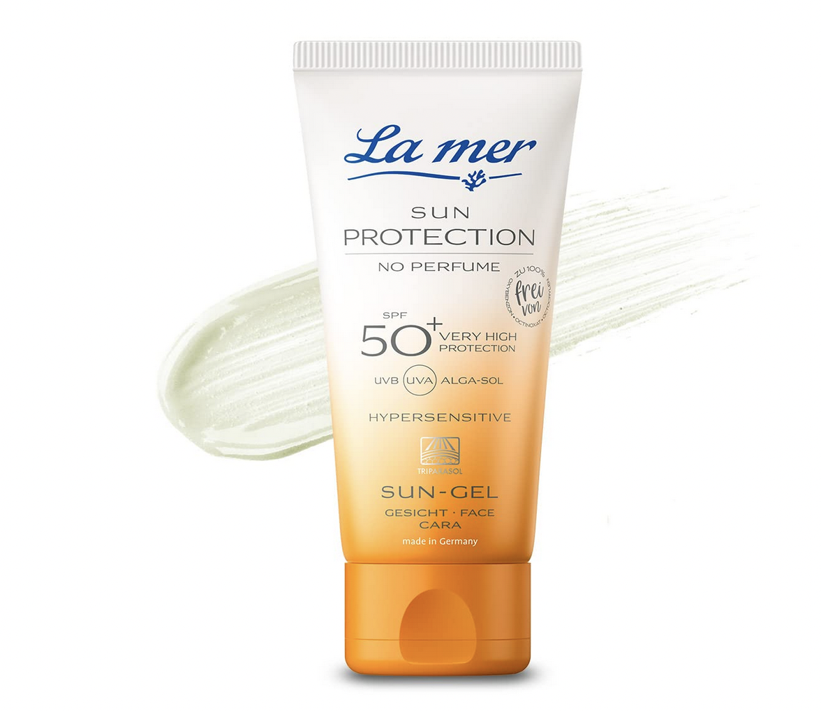 Das La Mer Sun Protection Sun Gel LSF 50+ für ca. 21 Euro ist besonders geeignet für die anspruchsvolle Haut des Gesichts. Neben hohem UVB- und UVA-Schutz enthält es einen marinen Mikroorganismus, der die Haut auch vor Infrarot-Licht (IR) und dadurch ausgelösten Hautalterungsprozessen schützt. Er verbessert die Hydratisierung, erhält die Hautstruktur und wirkt Entzündungen entgegen. Perfekt für alle Hauttypen, aber besonders für eine reife Haut und einen unreinen Hauttyp geeignet.
