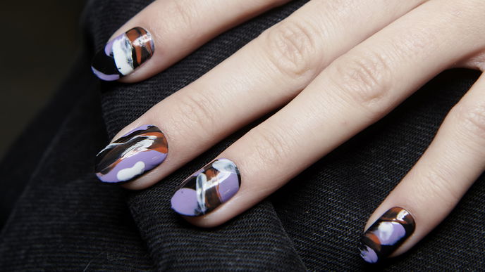 Nagel-Trend: Diese 3 Designs kommen auf kurzen Nails perfekt zur Geltung
