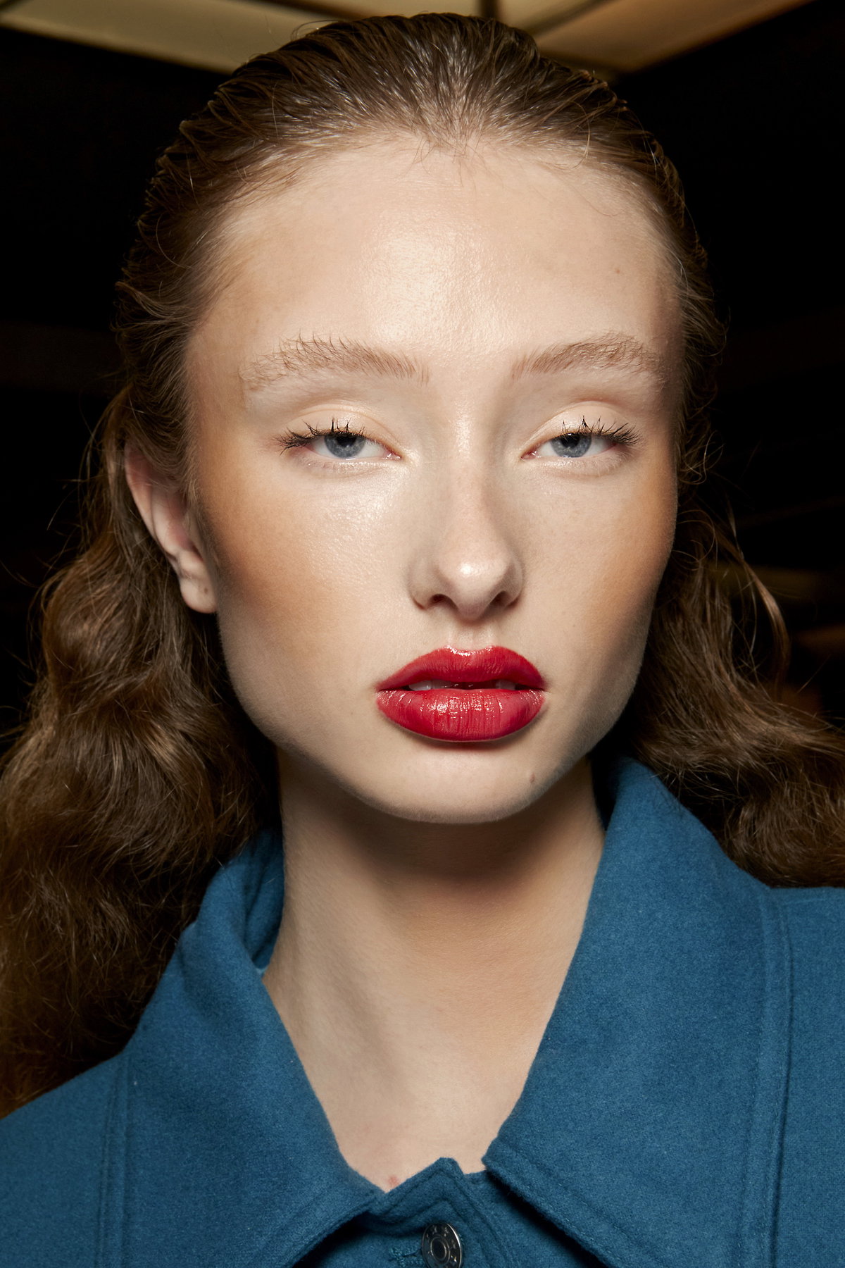 Einen strahlenden und sonnenverwöhnten Teint zaubertst du dir mit dem Tomato Girl-Make-up.