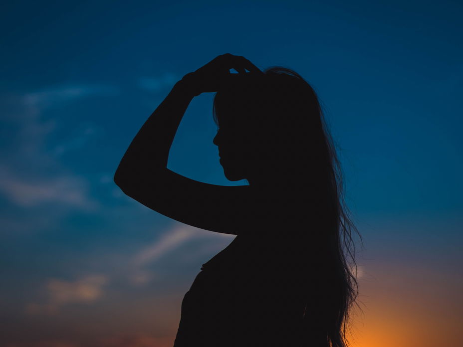 Frau als Schatten