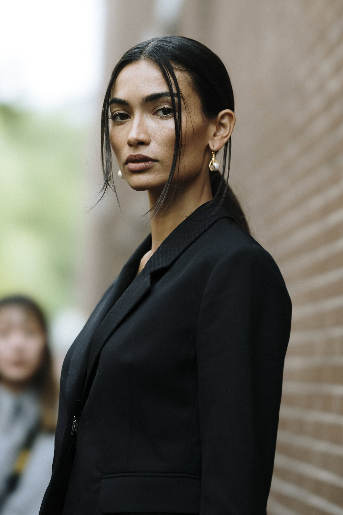Frau mit Sleek Ponytail