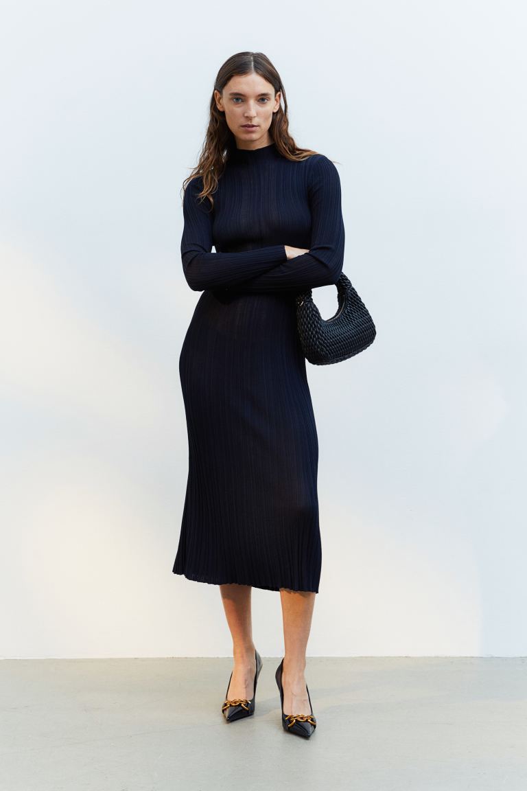 Frau in Kleid