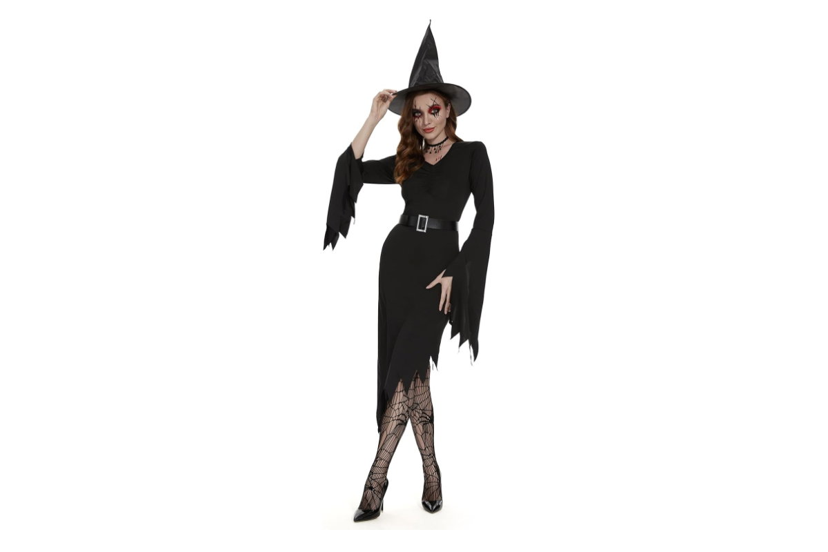 Frau trägt Kostüm Halloween