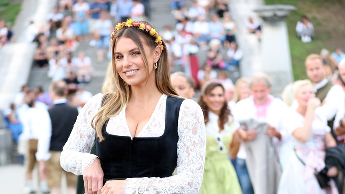 Oktoberfest 2023: Hier kommen die schönsten Frisuren der Promis