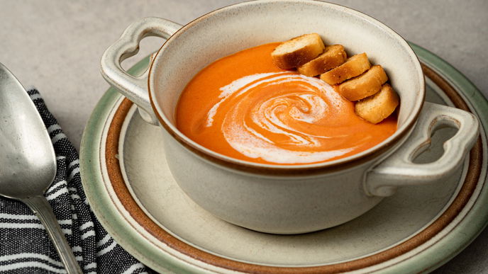 So einfach gelingt die Kürbissuppe für deine Halloweenparty