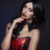 Vampir schminken: So gelingt das Halloween-Make-up Schritt für Schritt