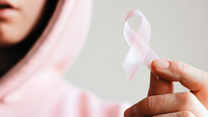 Breast Cancer Awareness Month: Diese Brands setzen sich für den Kampf gegen Brustkrebs ein