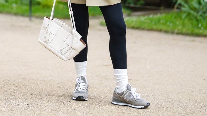 Statt Boots: Mit diesem Sneaker-Trick bekommst du keine kalten Füße