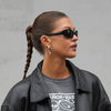 Diese 3 Frisuren im Sleek-Look sind perfekt bei einem fettigen Haaransatz