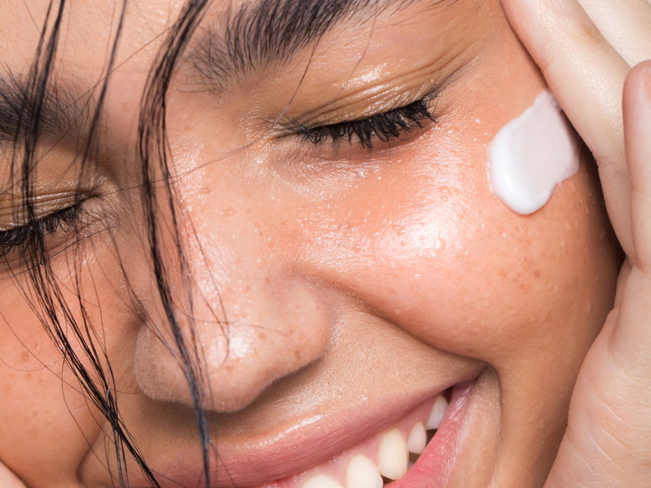 Mit der "Moisture Sandwich" Methode, bekommt unsere Haut diesen Herbst und Winter eine Extraportion Feuchtigkeit!