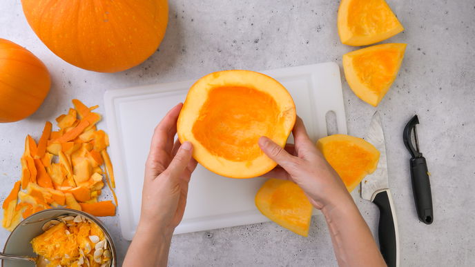 Kürbis schälen: So klappt es bei Hokkaido, Butternut und Co.