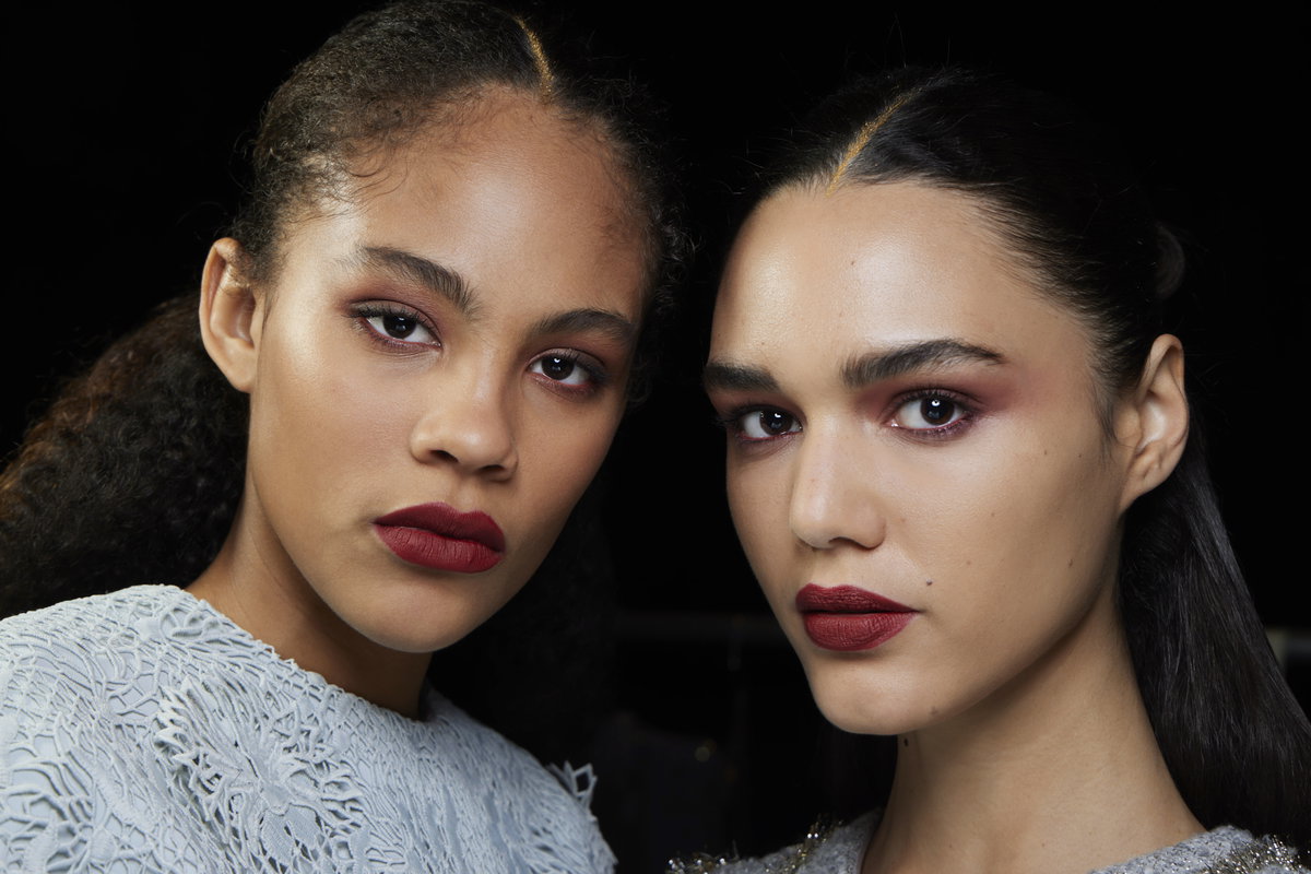 Welche weiteren Lippenstifte zu deinem Halloween-Look passen, erfährst du jetzt.
