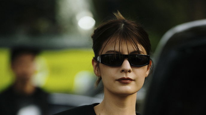 Der angesagte Frisuren-Trend "Birkin Bangs" verleiht dir Eleganz