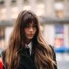 Die Pony-Frisur "Razor Bangs" ist lässig und elegant zugleich