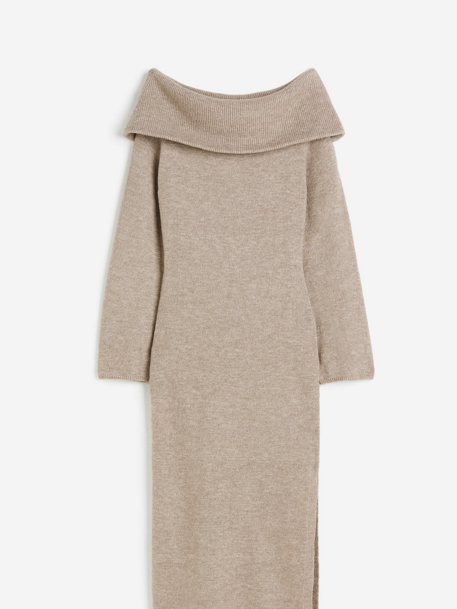 H&M Strickkleid in Beige mit schulterfreier Partie Strickkleid