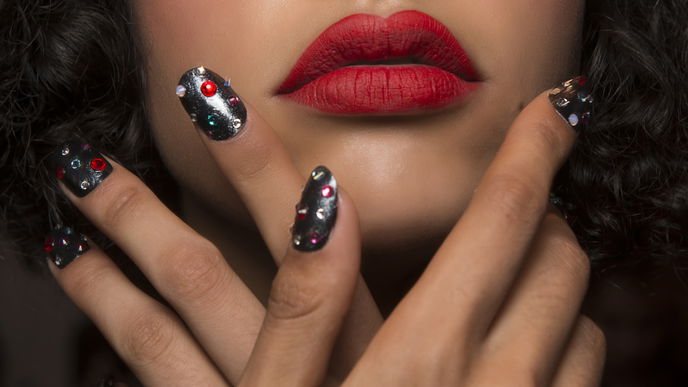 Weihnachtsnägel: Diese Designs sind perfekt für die Festtage