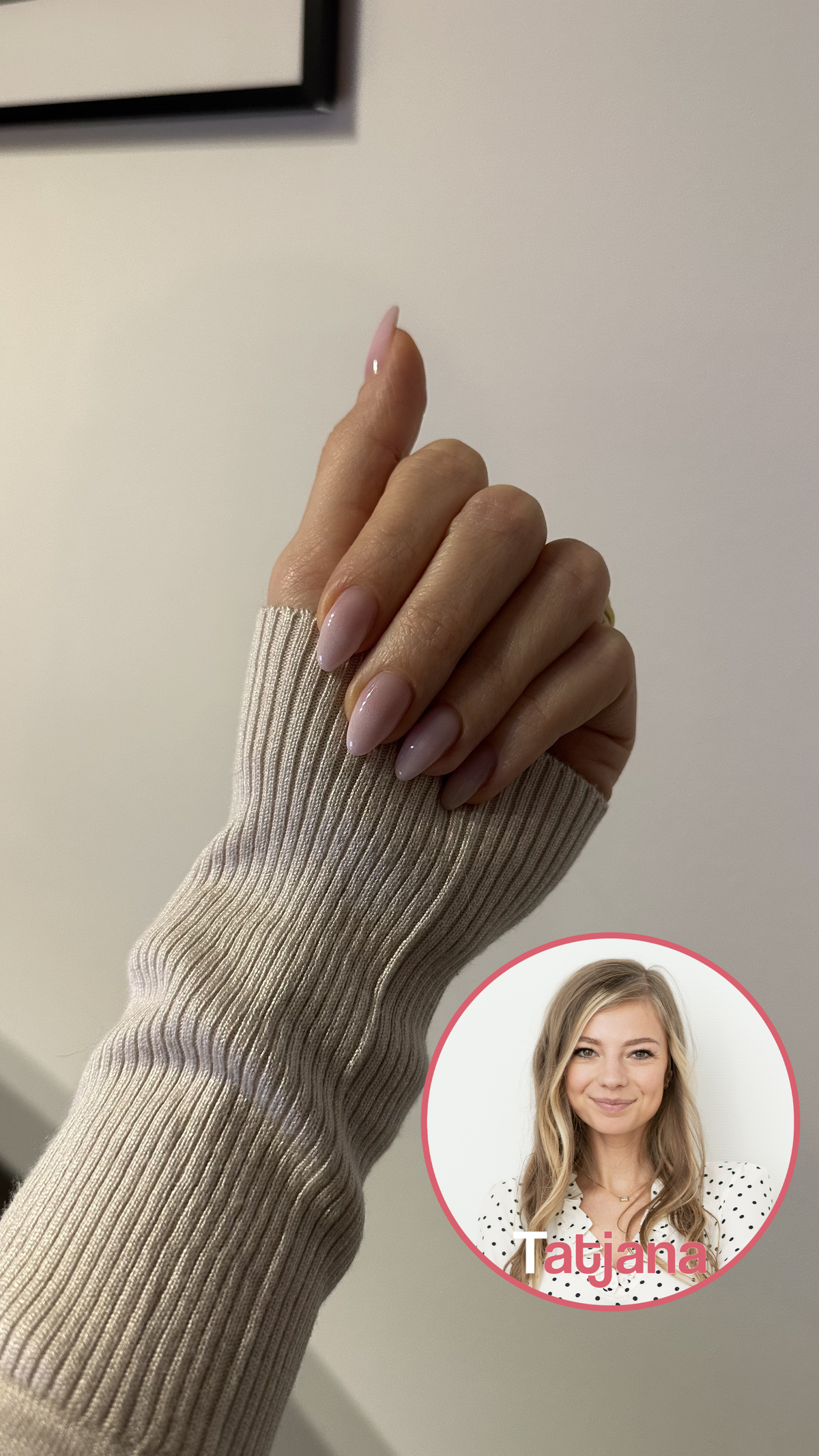 Babyboomer gehen einfach immer und runden jeden Look perfekt ab - das beweist Tatjana und setzt das Design in der Mangelform in Szene.