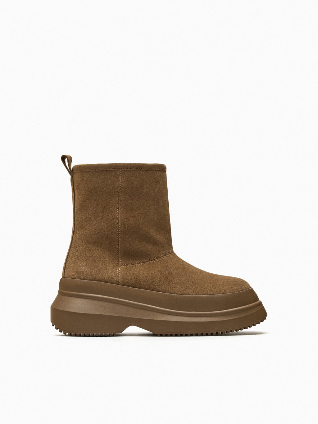 STIEFELETTE AUS VELOURSLEDER MIT GUMMISOHLE in Braun runde Zehenpartie Zara