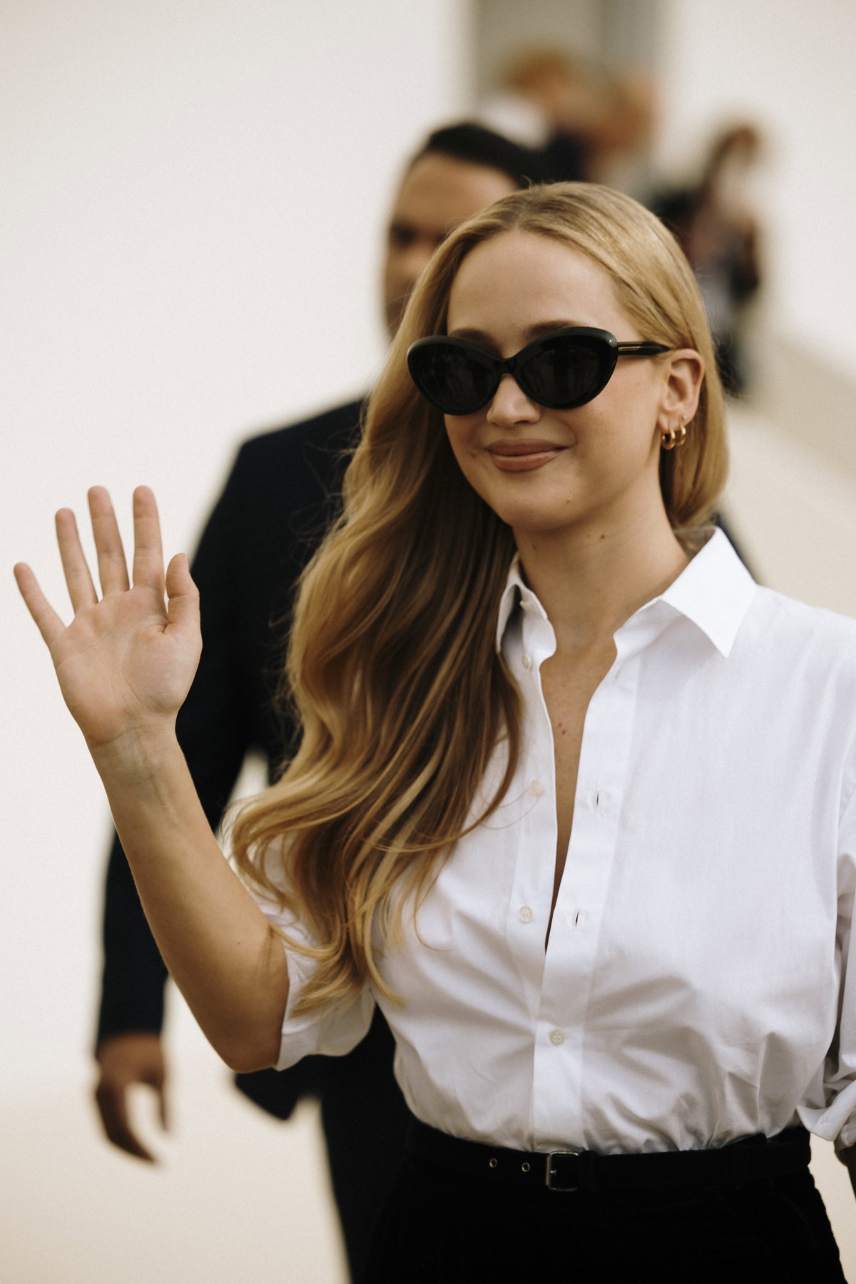 Die lange Mähne von Schauspielerin Jennifer Lawrence sorgt mit einem angesagten Sunset Blond für Begeisterung.