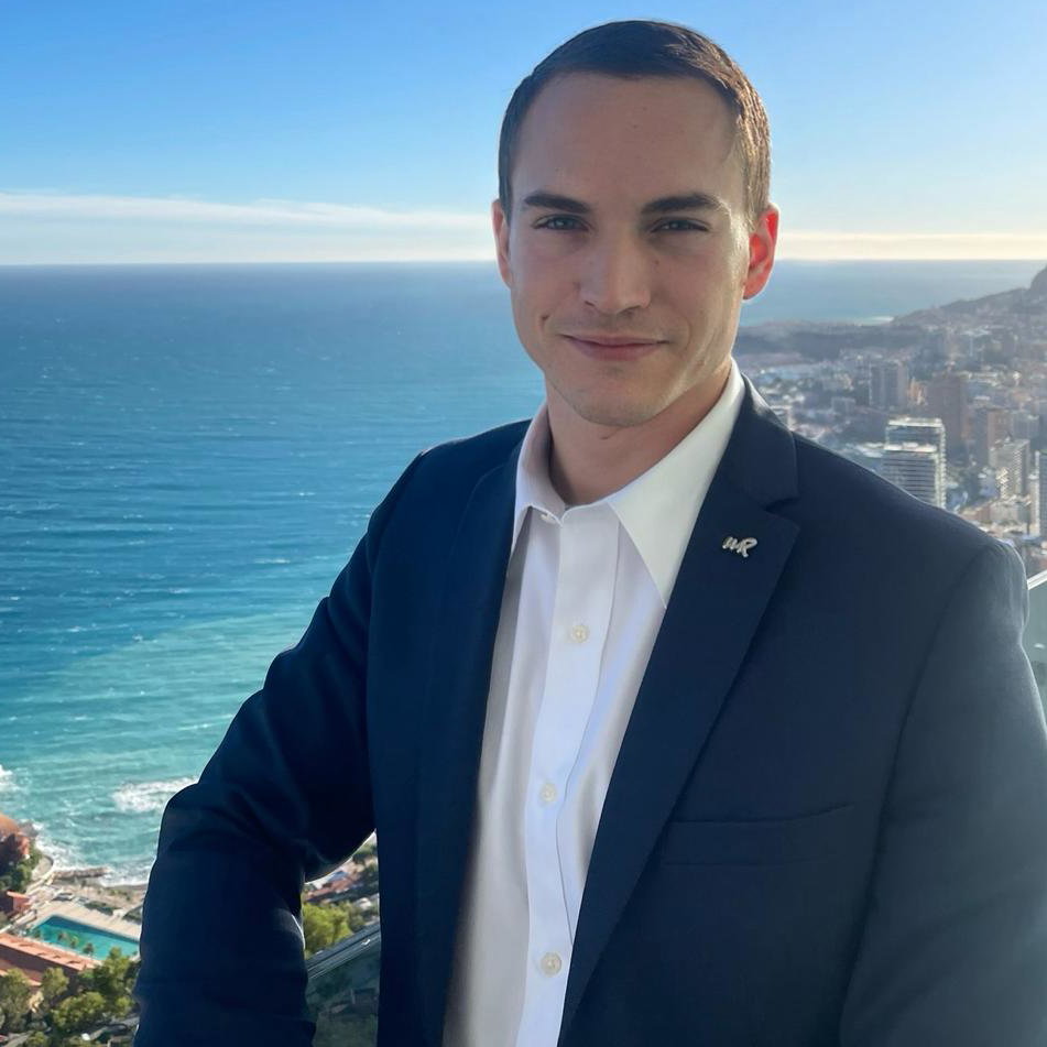 Maybourne Riviera Spa-Manager Dylan Lechevallier verrät im Interview worauf es beim Facial Treatments wirklich ankommt.