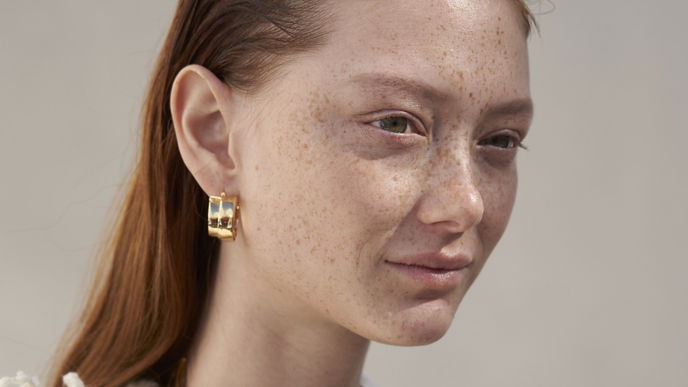 Henna Sommersprossen: So einfach gelingen die Fake Freckles