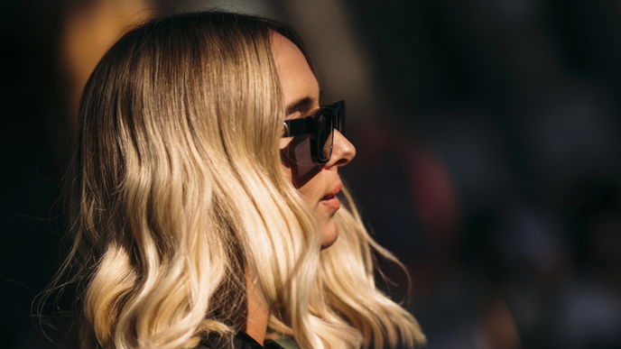 Dünne Haare 2024: Dieser Drogerie-Conditioner schenkt sichtbar mehr Volumen