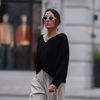 Styling-Trick: Französinnen tragen ihre Cardigans nur noch so 