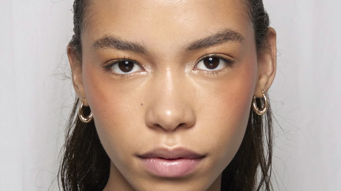 Das perfekte Make-up zum Valentinstag 2026: Die schönsten Looks zum Nachschminken