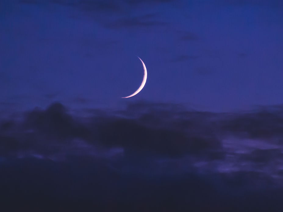 Neumond am Himmel