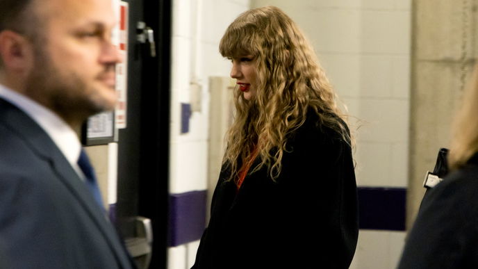Taylor Swift trägt die perfekten "Country Locken" für mehr Volumen