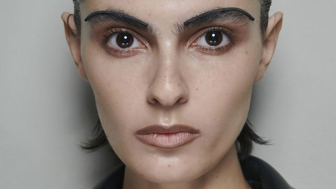 Beauty-Trend 2024: Das "Coffee Core Make-up" begleitet uns im Frühling