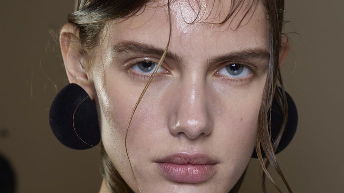 Koreanische Hautpflege: Ein Drogerie-Serum beschert dir "Glass Skin"