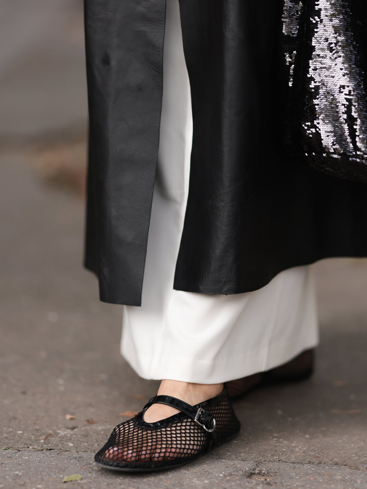 Netz-Ballerinas zu Maxikleid