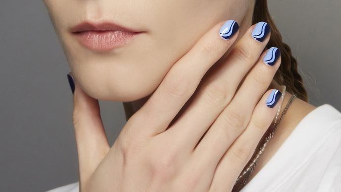 Half-Half-Nails: Der Nagel-Trend für alle, die sich nie entscheiden können
