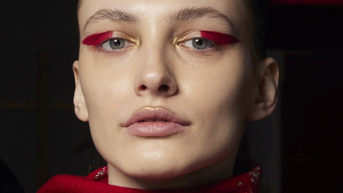Chili con Make-up: So setzt du rote Akzente in deinen Look ein