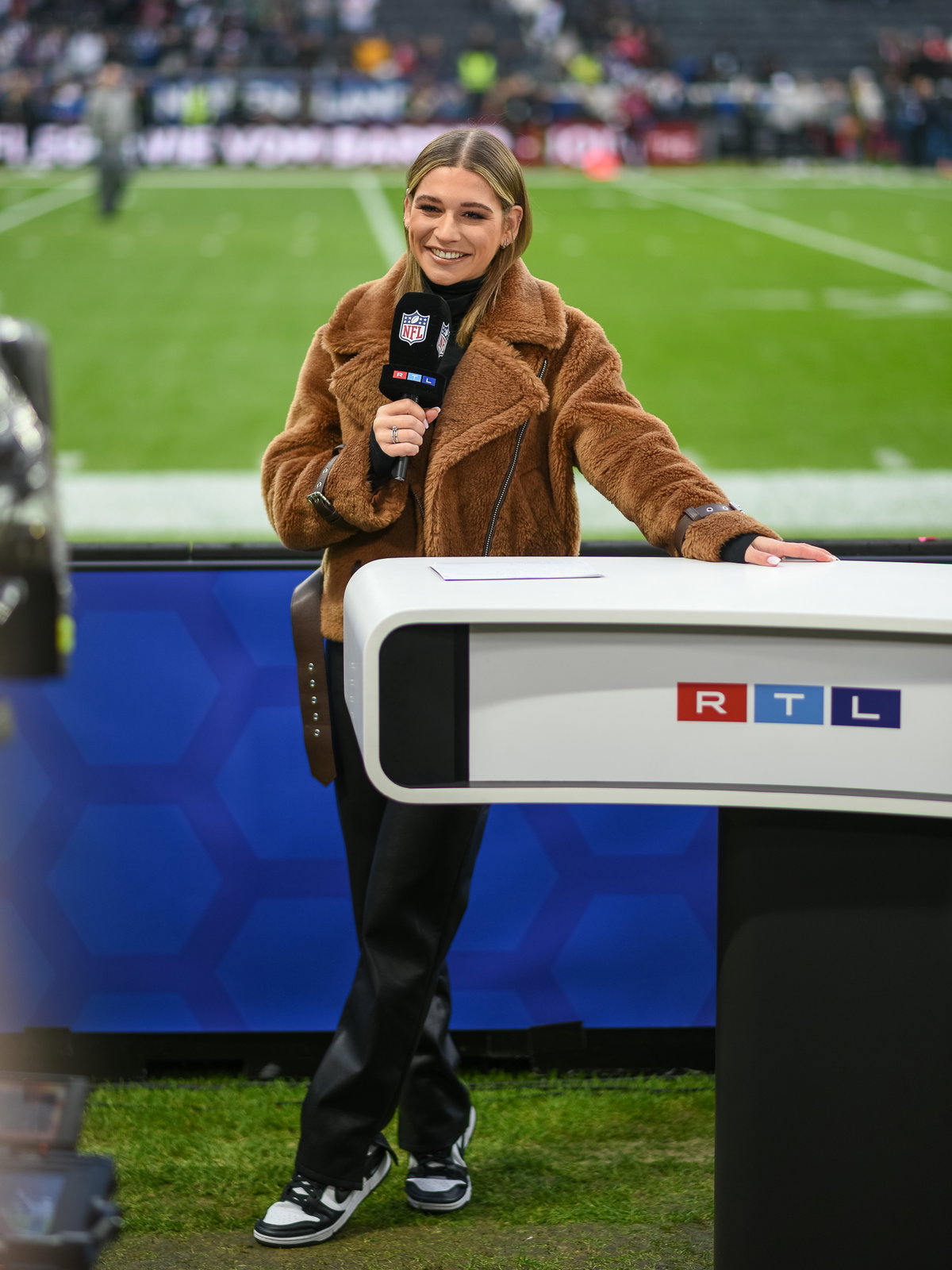 Jana Wosnitza vor der Kamera