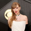 Die Ponyfrisur "Side Swept Bangs" liegt dank Taylor Swift wieder voll im Trend