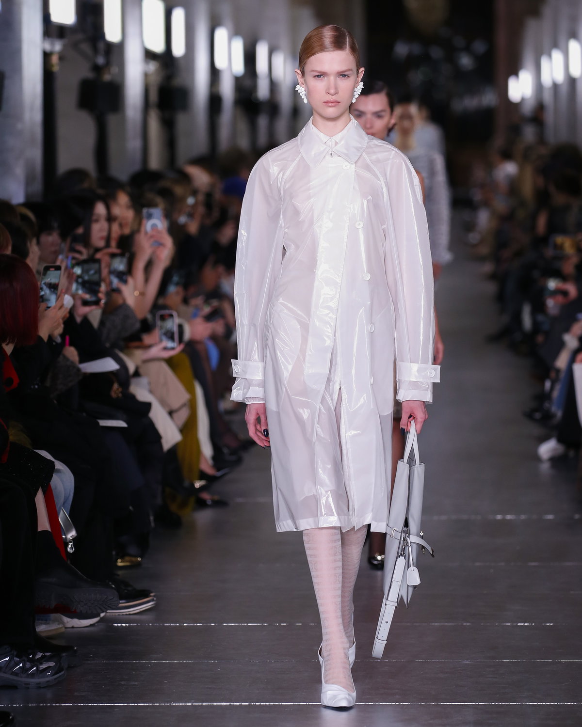 Model mit weißer Strumpfhose