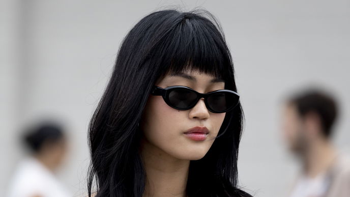 Der C-Cut ist der nostalgische Frisuren-Trend, der 2024 ein Comeback feiert