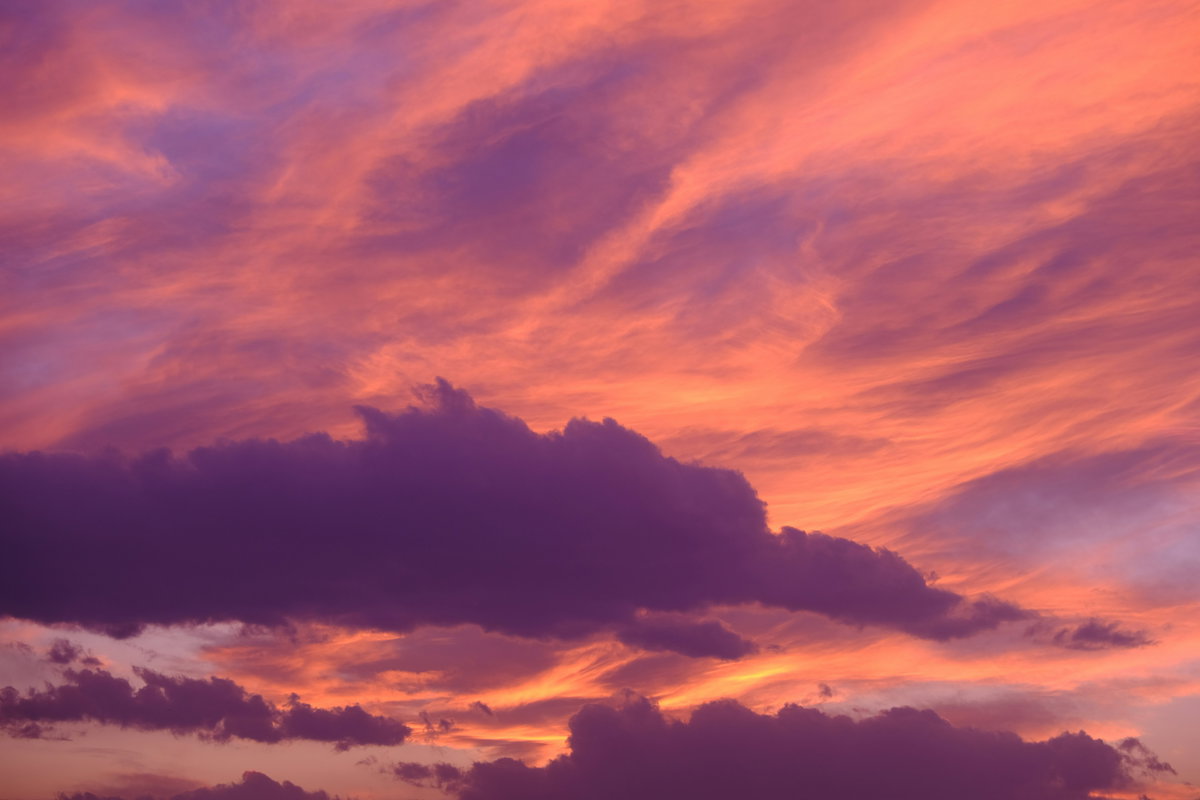 Bunter Himmel mit Wolken