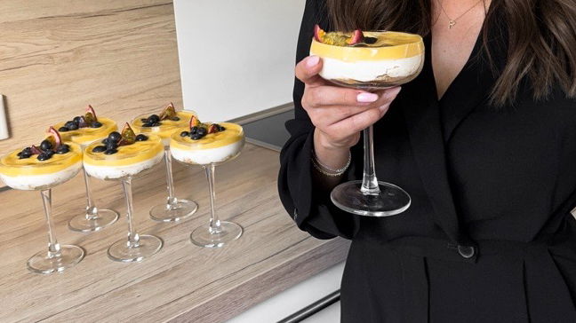 Dieses leckere Mango-Mascarpone Dessert schmeckt nach Sommer